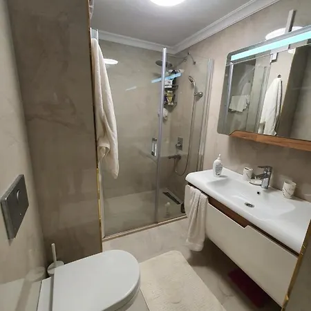 شقة لوكس مطلة على البحر مباشرة و تقع في مركز مدينة يلوا و قريبة من المطاعم و المقاهي With Direct Sea View Full Sea View Yalova Center, Close To Markets, Restaurants, Cafes And Children's Play Area Daire *