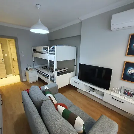 شقة لوكس مطلة على البحر مباشرة و تقع في مركز مدينة يلوا و قريبة من المطاعم و المقاهي With Direct Sea View Full Sea View Yalova Center, Close To Markets, Restaurants, Cafes And Children's Play Area *