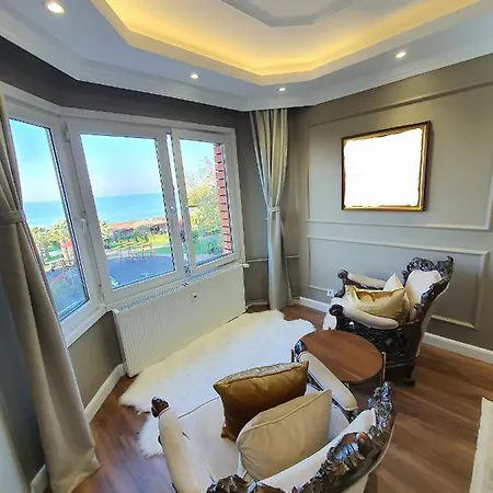 Daire شقة لوكس مطلة على البحر مباشرة و تقع في مركز مدينة يلوا و قريبة من المطاعم و المقاهي With Direct Sea View Full Sea View Yalova Center, Close To Markets, Restaurants, Cafes And Children's Play Area *
