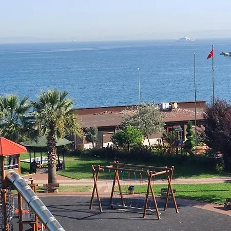 شقة لوكس مطلة على البحر مباشرة و تقع في مركز مدينة يلوا و قريبة من المطاعم و المقاهي With Direct Sea View Full Sea View Yalova Center, Close To Markets, Restaurants, Cafes And Children's Play Area Daire